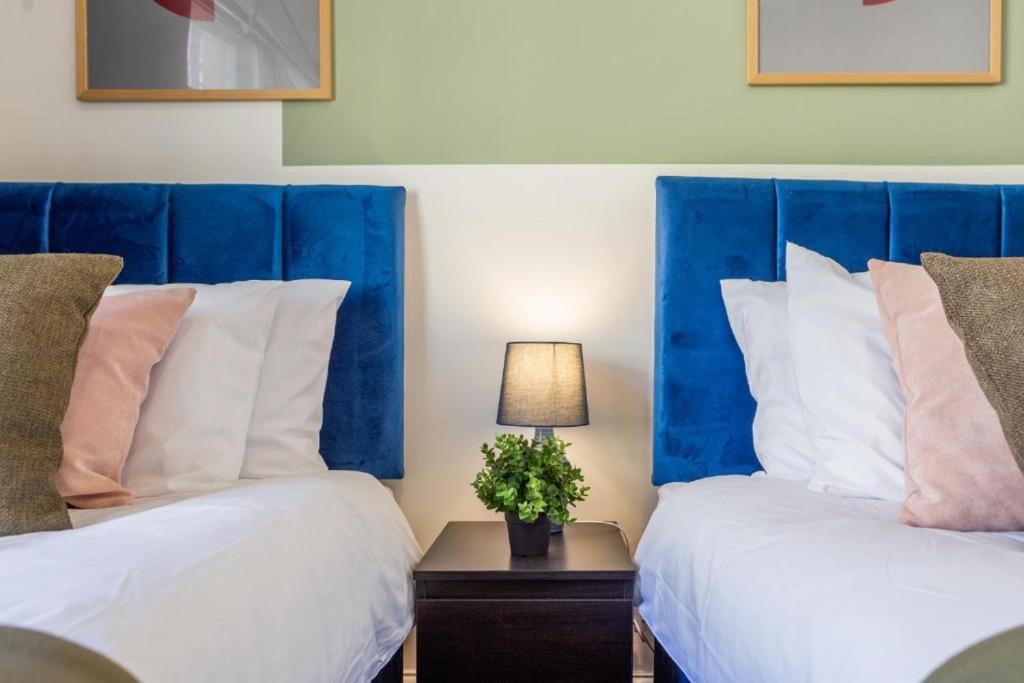 Newcastle'S Most Central Apartment - Sleeps 10 Exterior foto